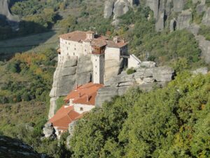 2048px-Roussanou_Monastery_Meteora