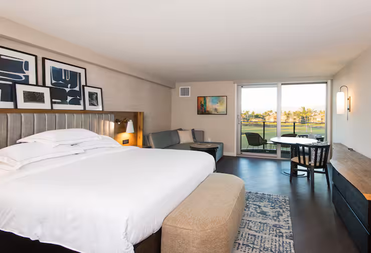 koaot-hi-res-jr-ste-resort-king-bedroom