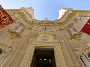 Basilica of St. Dominic 1280px-Malta_-_Valletta_-_Merchant's_Street_-_Basilica_of_St_Dominic_01